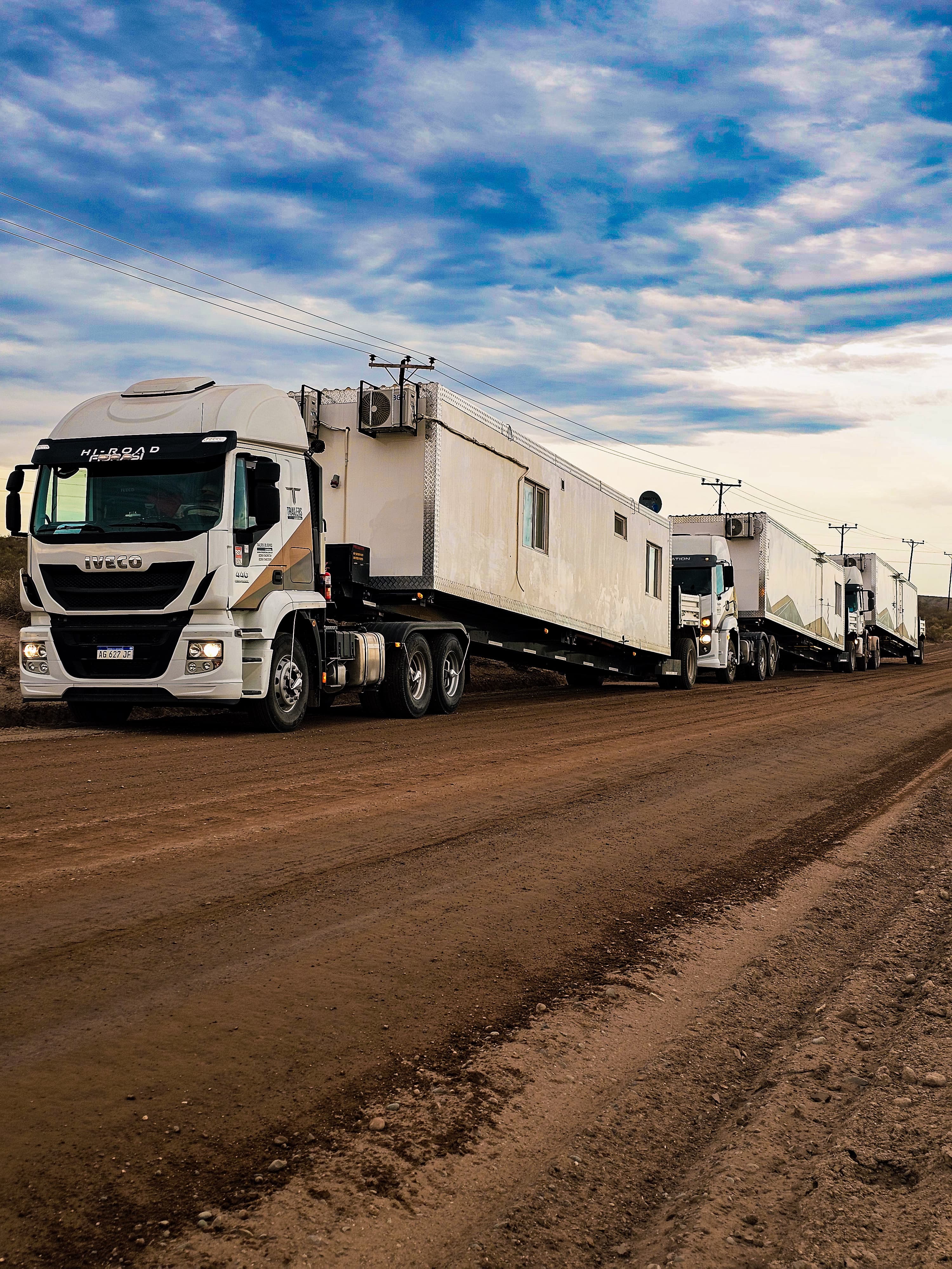 Convoy IVECO camino tierra